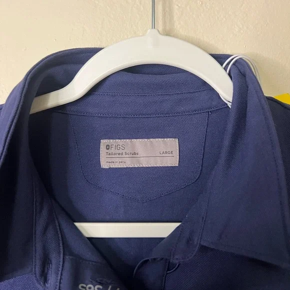 NWT Figs Pique Scrub Top size large - Picture 2 of 5